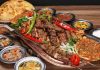 Türkiye’nin gastronomi mirası içinde önemli bir yere sahip olan Kebap Kültürü, yüzyıllar boyunca gelişerek bugün hem yerel hem de uluslararası mutfak dünyasının en dikkat çeken unsurlarından biri haline geldi. Anadolu’nun farklı bölgelerinde şekillenen bu kültür, yalnızca bir yemek anlayışını değil aynı zamanda sosyal yaşamı, gelenekleri ve bölgesel kimliği de temsil ediyor. Özellikle et pişirme tekniklerinin zamanla gelişmesiyle birlikte Kebap çeşitleri de büyük bir zenginlik kazandı. Konulu bir haber görseli.