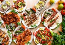 Türk mutfağının en önemli lezzetlerinden biri olan Kebap, son yıllarda franchise modeliyle büyüyen markalar sayesinde daha geniş kitlelere ulaşmaya devam ediyor. Kurumsal işletme anlayışı, standart üretim süreçleri ve güçlü marka yönetimiyle faaliyet gösteren franchise sistemleri, yatırımcıların ilgisini çekerken tüketicilere de aynı kaliteyi farklı şehirlerde deneyimleme fırsatı sunuyor. Bu gelişim, kebap sektörünün ekonomik büyüklüğünü artırırken girişimcilik alanında da yeni fırsatlar oluşturuyor. Konulu bir haber görseli.