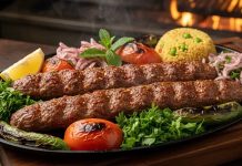 Kebap Markalarında Marka Değeri Artışı Türkiye’nin güçlü gastronomi alanlarından biri olan kebap sektörü, son yıllarda yalnızca üretim ve satış hacmiyle değil aynı zamanda marka değeri artışı ile de dikkat çekmektedir. Geleneksel lezzetlerin modern işletme anlayışıyla birleşmesi, kebap markalarının hem yerel hem de uluslararası pazarda daha görünür hale gelmesini sağlamaktadır. Konulu bir haber görseli.