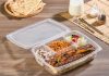 Kebap sektörü, değişen tüketici alışkanlıkları ve teknolojik gelişmeler doğrultusunda önemli bir dönüşüm yaşamaya devam ediyor. Restoranlarda yemek yeme alışkanlığının yanı sıra paket servis hizmetlerine olan ilginin artması, işletmelerin bu alandaki yatırımlarını hızlandırıyor. Özellikle hızlı teslimat, kaliteli ambalaj ve dijital sipariş sistemleri, paket servis anlayışını yeniden şekillendiriyor. Konulu bir haber görseli.