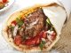 Kebap Sektöründe Dijital Reklam Kebap sektöründe dijital reklam, son yıllarda gastronomi alanında yaşanan en önemli dönüşümlerden biri olarak öne çıkıyor. Geleneksel pazarlama yöntemlerinin yerini hızla dijital platformlara bırakması, kebap işletmelerinin müşteri kitlesine ulaşma biçimini köklü şekilde değiştirmiş durumda. Sosyal medya, arama motorları ve dijital reklam ağları sayesinde restoran işletmeleri artık çok daha geniş kitlelere erişebiliyor. Konulu bir haber görseli.