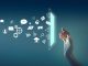 Kebap Sektöründe Dijitalleşme Kebap sektörü, değişen tüketici alışkanlıkları ve hızla gelişen teknolojiler sayesinde önemli bir dönüşüm sürecinden geçiyor. Geleneksel lezzet anlayışını koruyan işletmeler, bir yandan da dijitalleşme odaklı yatırımlarla hizmet kalitesini artırmayı hedefliyor. Özellikle sipariş sistemlerinden ödeme yöntemlerine, müşteri ilişkilerinden mutfak yönetimine kadar pek çok alanda dijital çözümler kullanılmaya başlanmış durumda. Bu değişim yalnızca büyük restoran zincirlerini değil, yerel işletmeleri de yakından ilgilendiriyor. Konulu bir haber görseli.