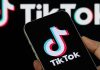 Kebap TikTok Trendleri, dijital dünyanın hızla değişen dinamikleriyle birlikte gastronomi sektörünün en dikkat çekici başlıklarından biri haline geldi. Kısa video formatlarının büyük ilgi görmesi, kebap içeriklerinin milyonlarca kullanıcıya ulaşmasını sağlıyor. Izgarada pişen etlerin görüntüsü, ustaların hızlı hareketleri ve özenle hazırlanan sunumlar, TikTok kullanıcılarının en çok izlediği gastronomi içerikleri arasında yer alıyor. Konulu bir haber görseli.